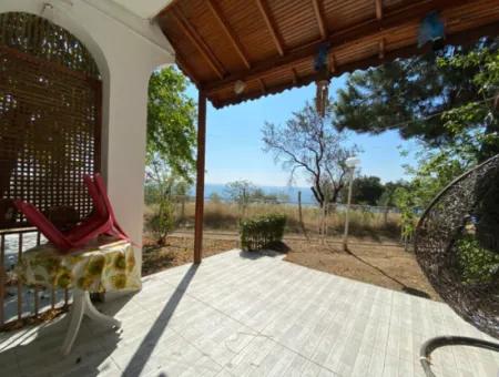 Havuzlu Site İçerisinde Deniz Manzarali 3+1 Villa