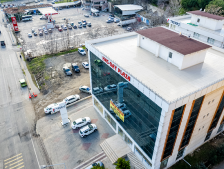 Plaza-Büros Zu Vermieten Neben Dem Gerichtsgebäude In Der 100.Yil Alt Yol Strasse Mit Meerblick