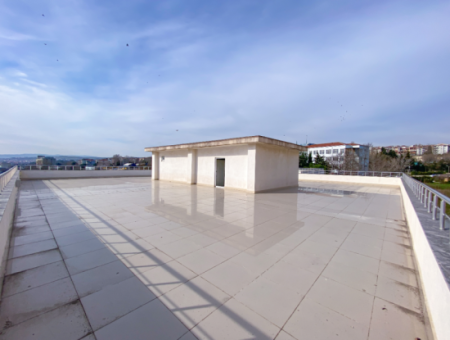 Plaza-Büros Zu Vermieten Neben Dem Gerichtsgebäude In Der 100.Yil Alt Yol Strasse Mit Meerblick