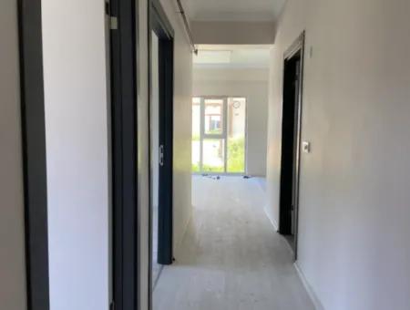 Kumbağ Havuzlu Site İçerisinde Giriş Kat Kiralik 2+1 Daire