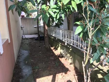 Freistehende Triplex Villa Mit Garten Zur Miete Auf Der Straße Kumbag