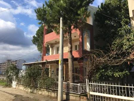 Freistehende Triplex Villa Mit Garten Zur Miete Auf Der Straße Kumbag