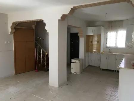 Freistehende Triplex Villa Mit Garten Zur Miete Auf Der Straße Kumbag