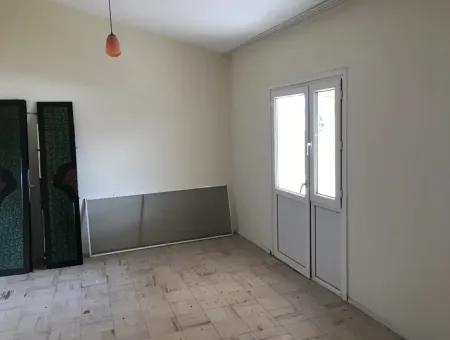 Freistehende Triplex Villa Mit Garten Zur Miete Auf Der Straße Kumbag