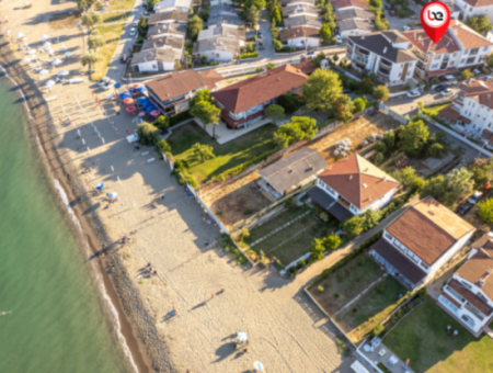 4 1 Möblierte Wohnung Zum Verkauf Mit Grossem Balkon Auf Der Meer- Und Strandseite Von Kumbag