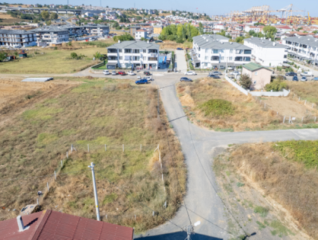 270 M2 Grundstück Mit Einzeltitelurkunde Zum Verkauf Mit Eckgrundstück In Kumbağ