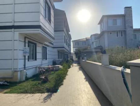 Kumbağ Havuzlu Ve Aquaparkli Sitede Yaz-Kiş Kiralik 2+1 Daire