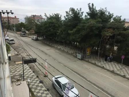 Haus Zum Verkauf Mit Meerblick Über Die Straße Kumbag