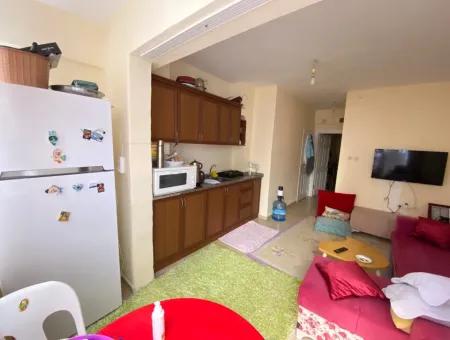 1 1 Möbliertes-Apartment Zum Verkauf Im Zentrum Von Kumbag