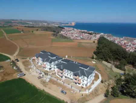 2 1-Sale Letztes Ferienhaus Mit Stadt- Und Meerblick In Kumbağ