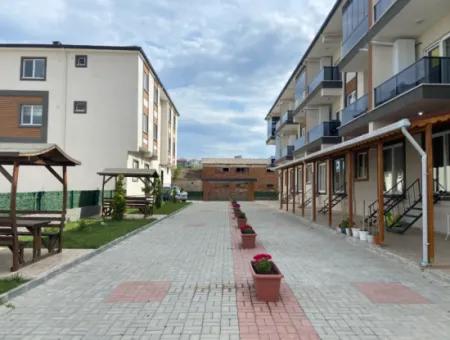 Kumbağ Ana Cadde Üzerinde Site İçi Kiralik 1+1 Daire