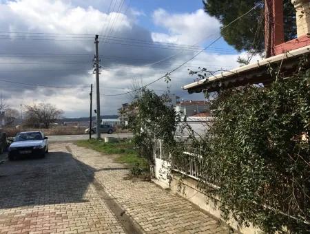 Detached Triplex Villa With A Garden For Rent On Road Kumbag