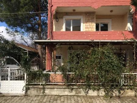 Detached Triplex Villa With A Garden For Rent On Road Kumbag