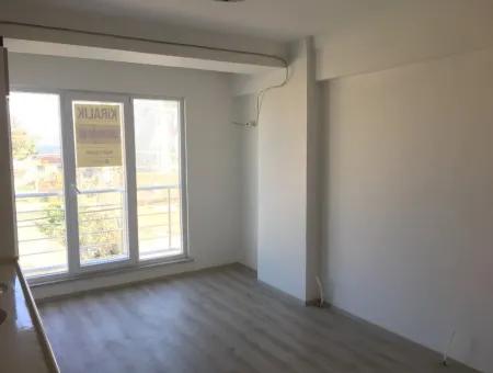 Apartment For Rent On The Street Kumbag