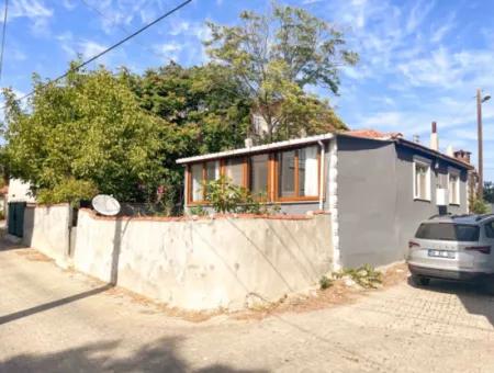 2 1 Detached House With Large Garden In Barbaros Neighborhood