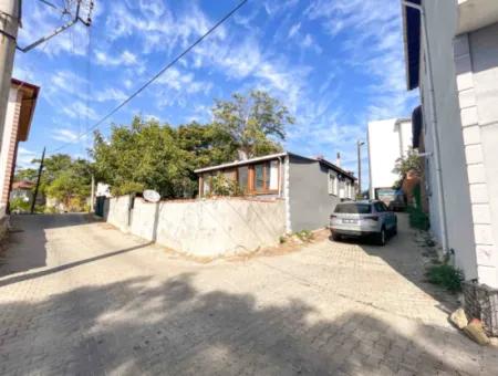 2 1 Detached House With Large Garden In Barbaros Neighborhood