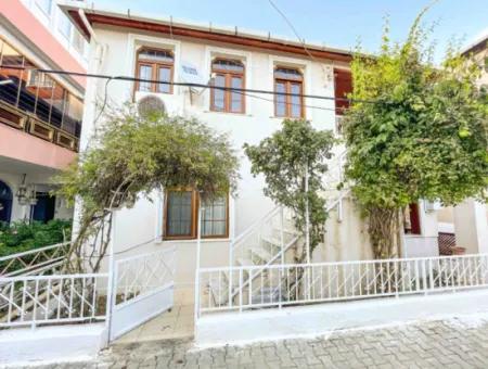 2 Storey Villa With Garden For Sale Near Market Street In Kumbag