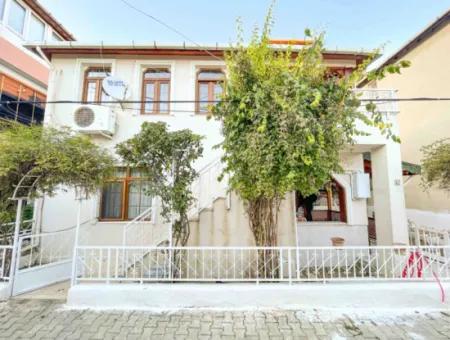 2 Storey Villa With Garden For Sale Near Market Street In Kumbag