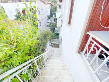 2 Storey Villa With Garden For Sale Near Market Street In Kumbag