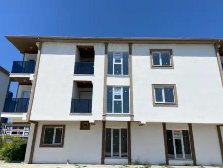 Kumbağ Mah. 1 1 Apartments For Sale In A Complex With Pool