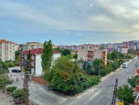 (St. U.s.) 3 1 Wide Sale Apartments On The Street In Altinova