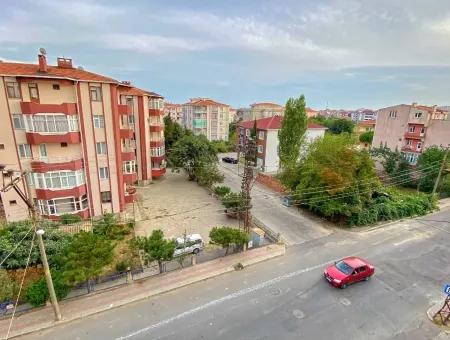 (St. U.s.) 3 1 Wide Sale Apartments On The Street In Altinova