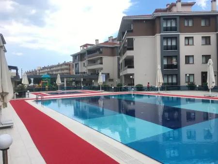 1 1 Summer House With Luxury Pool In Kumbağ Center