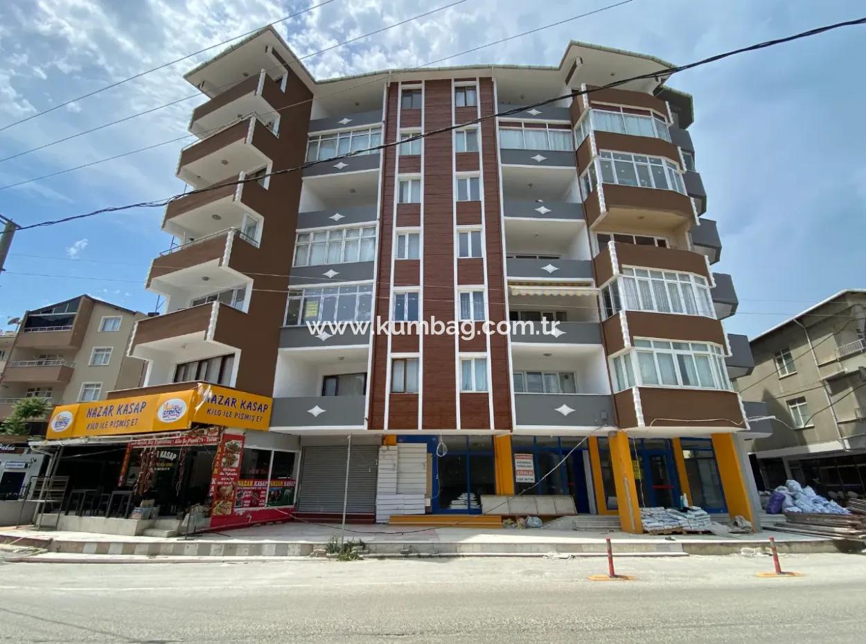 Kumbağ Merkez Cadde Üzerinde İçi Yeni Yapılı 2+1 Kiralık Daire