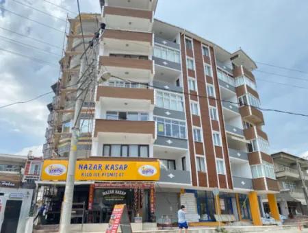 Kumbağ Merkez Cadde Üzerinde İçi Yeni Yapılı 2+1 Kiralık Daire