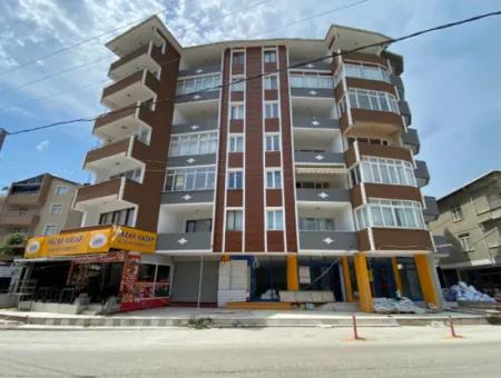 Kumbağ Merkez Cadde Üzerinde İçi Yeni Yapılı 2+1 Kiralık Daire