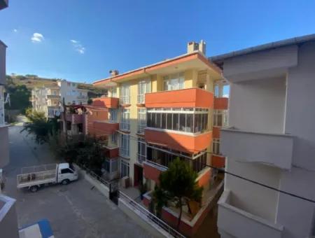 Kumbağ Merkez Cadde Üzerinde İçi Yeni Yapılı 2+1 Kiralık Daire