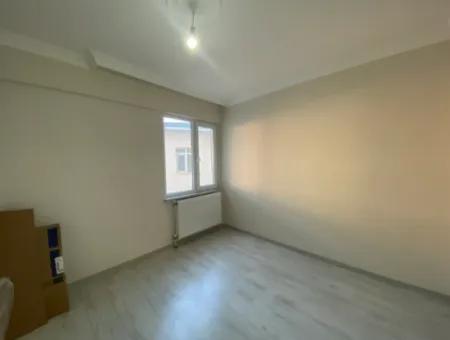 Kumbağ Merkez Cadde Üzerinde İçi Yeni Yapılı 2+1 Kiralık Daire