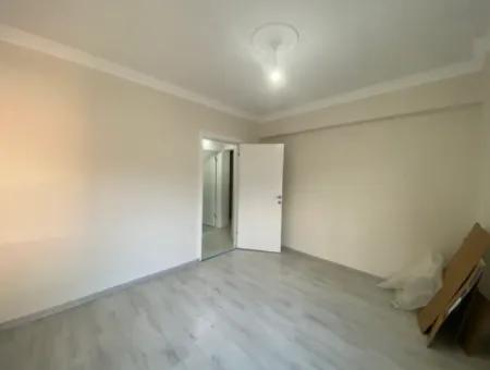 Kumbağ Merkez Cadde Üzerinde İçi Yeni Yapılı 2+1 Kiralık Daire