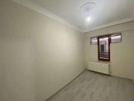 Kumbağ Merkez Cadde Üzerinde İçi Yeni Yapılı 2+1 Kiralık Daire