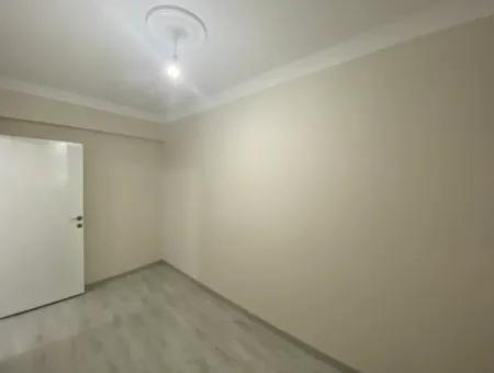 Kumbağ Merkez Cadde Üzerinde İçi Yeni Yapılı 2+1 Kiralık Daire