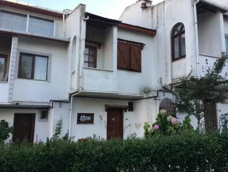 Barbaros Havuzlu Sitede Deniz Manzaralı Satılık Villa