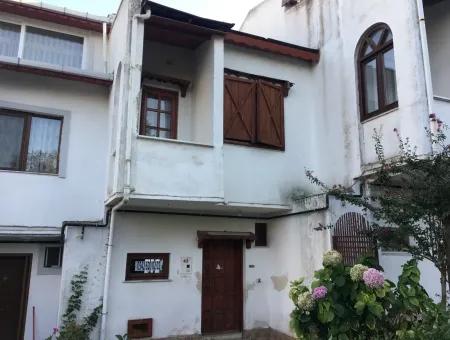 Barbaros Havuzlu Sitede Deniz Manzaralı Satılık Villa