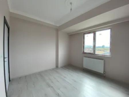 Kumbağ Ana Cadde Üzerinde Yaz-Kış Kiralık 2+1