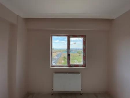 Kumbağ Ana Cadde Üzerinde Yaz-Kış Kiralık 2+1