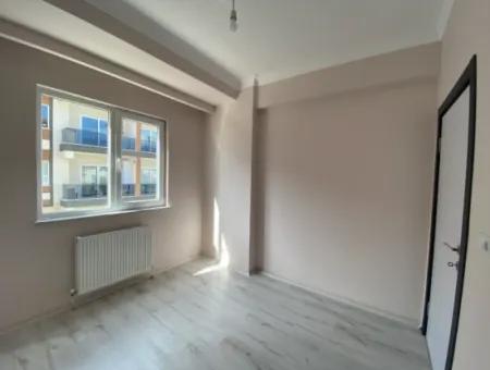 Kumbağ Ana Cadde Üzerinde Yaz-Kış Kiralık 2+1