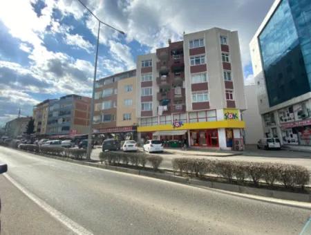 Altınova Ana Cadde Üzerinde Satılık 2+1 Daire