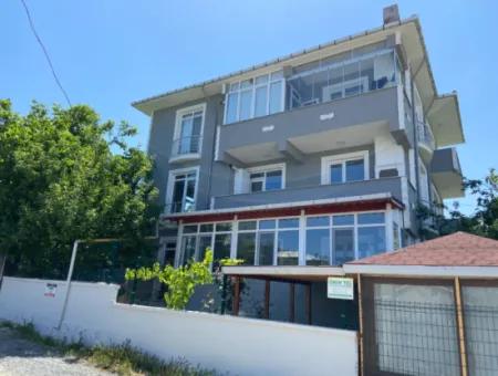 Kumbağ Ana Caddeye Yakın Konumda Aileye Kiralık 2+1 Daire