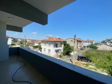 Kumbağ Ana Caddeye Yakın Konumda Aileye Kiralık 2+1 Daire