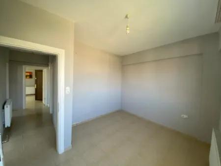 Kumbağ Ana Caddeye Yakın Konumda Aileye Kiralık 2+1 Daire