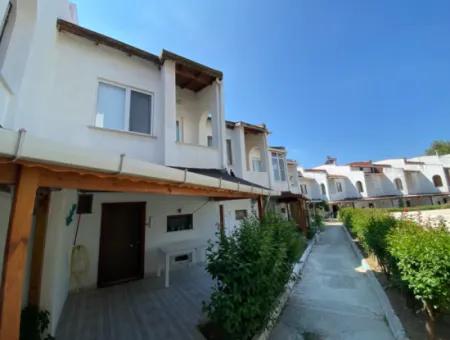 Havuzlu Site İçerisinde Deniz Manzaralı 3+1 Villa