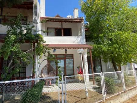 Havuzlu Site İçerisinde Deniz Manzaralı 3+1 Villa