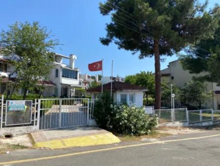 Havuzlu Site İçerisinde Deniz Manzaralı 3+1 Villa