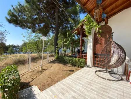 Havuzlu Site İçerisinde Deniz Manzaralı 3+1 Villa