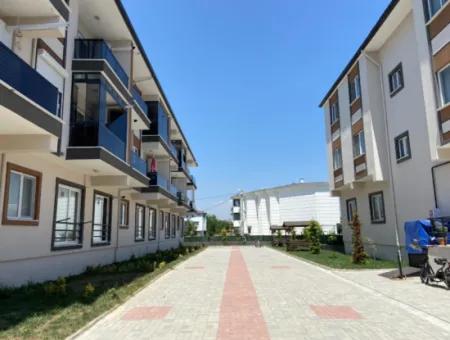 Tekirdağ Kumbağ'da Ana Cadde Üzeri Yeni Binada Kiralık 2+1 Daire