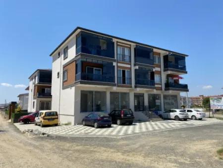 Tekirdağ Kumbağ'da Ana Cadde Üzeri Yeni Binada Kiralık 2+1 Daire